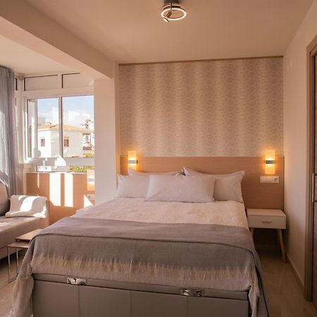Salome Neo Suites 토레몰리노스 외부 사진